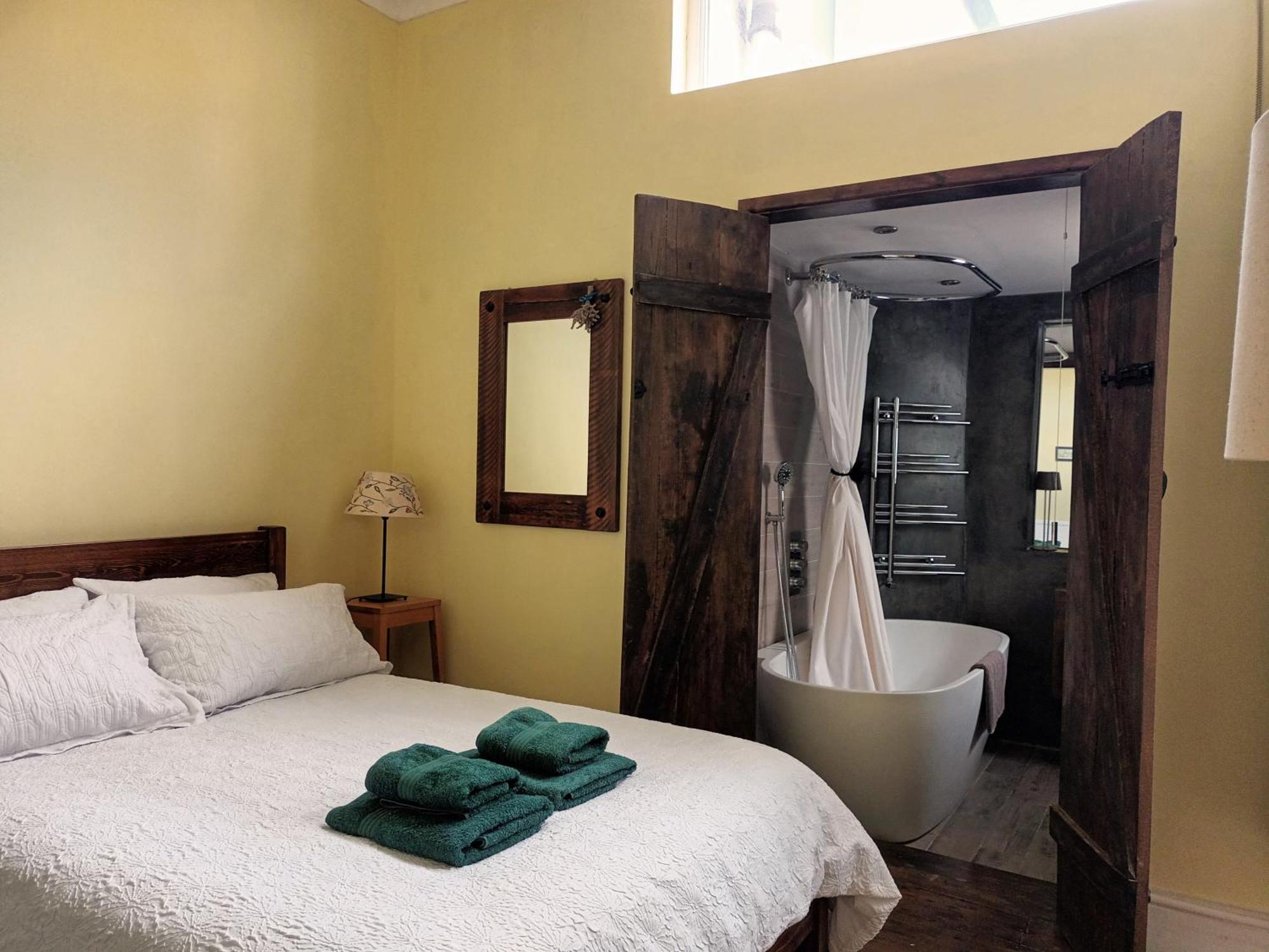 Room With Luxury Private Bathroom & Independent Entrance Near Tube London Ngoại thất bức ảnh