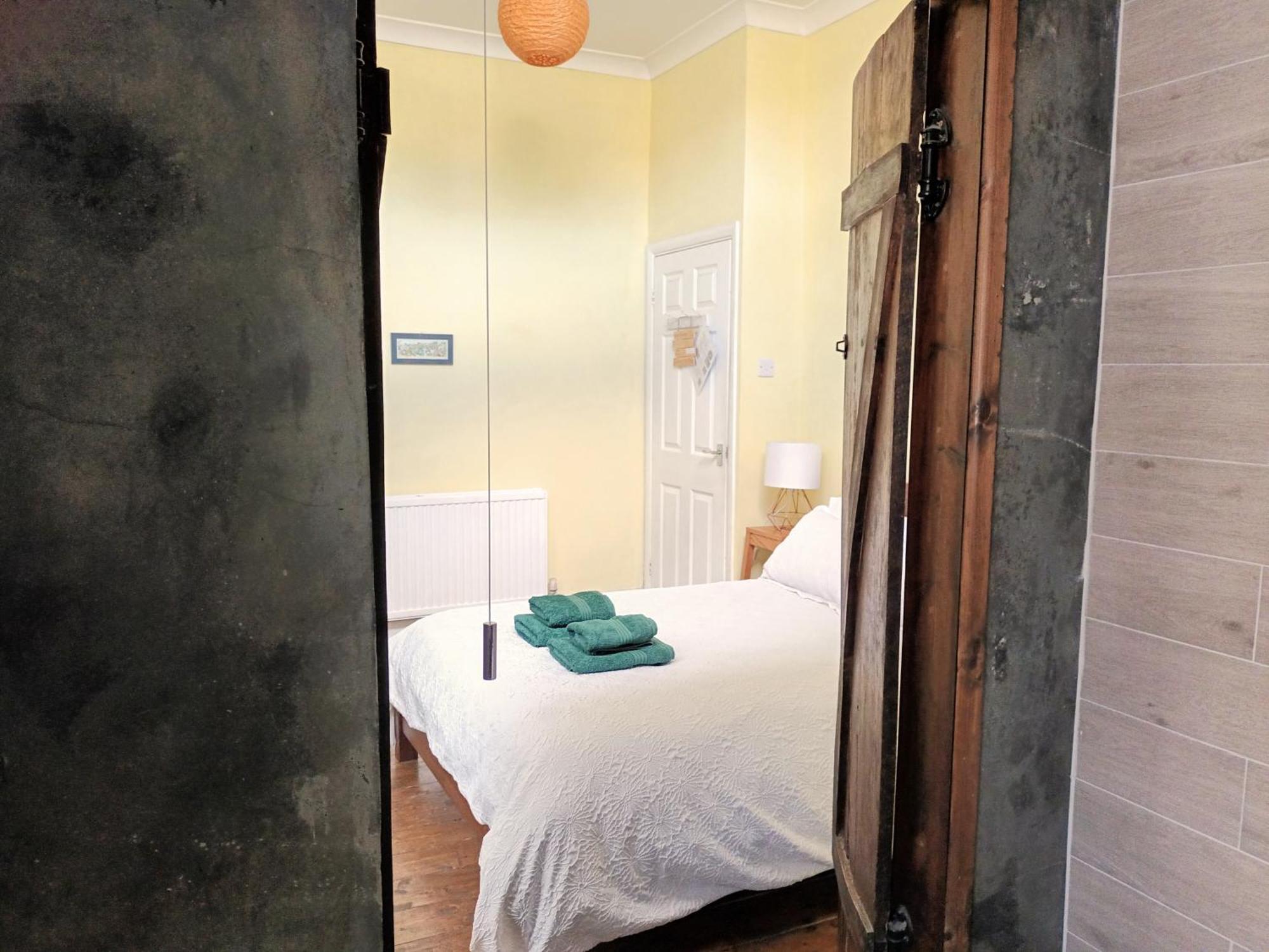 Room With Luxury Private Bathroom & Independent Entrance Near Tube London Ngoại thất bức ảnh